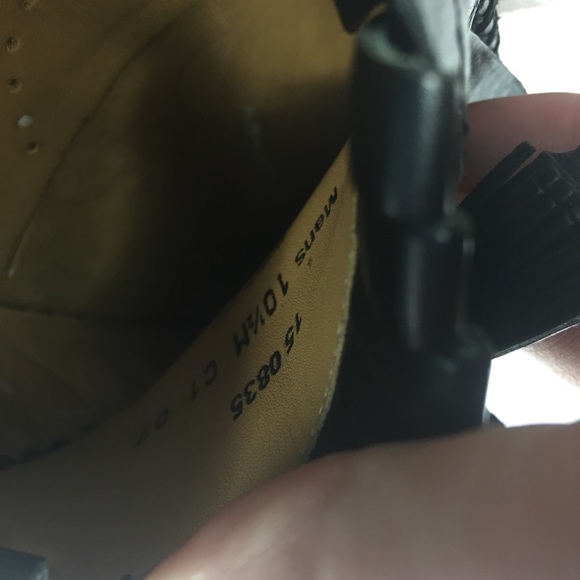 Johnston and Murphy Black Tassel Loafers - Picture 4 of 8